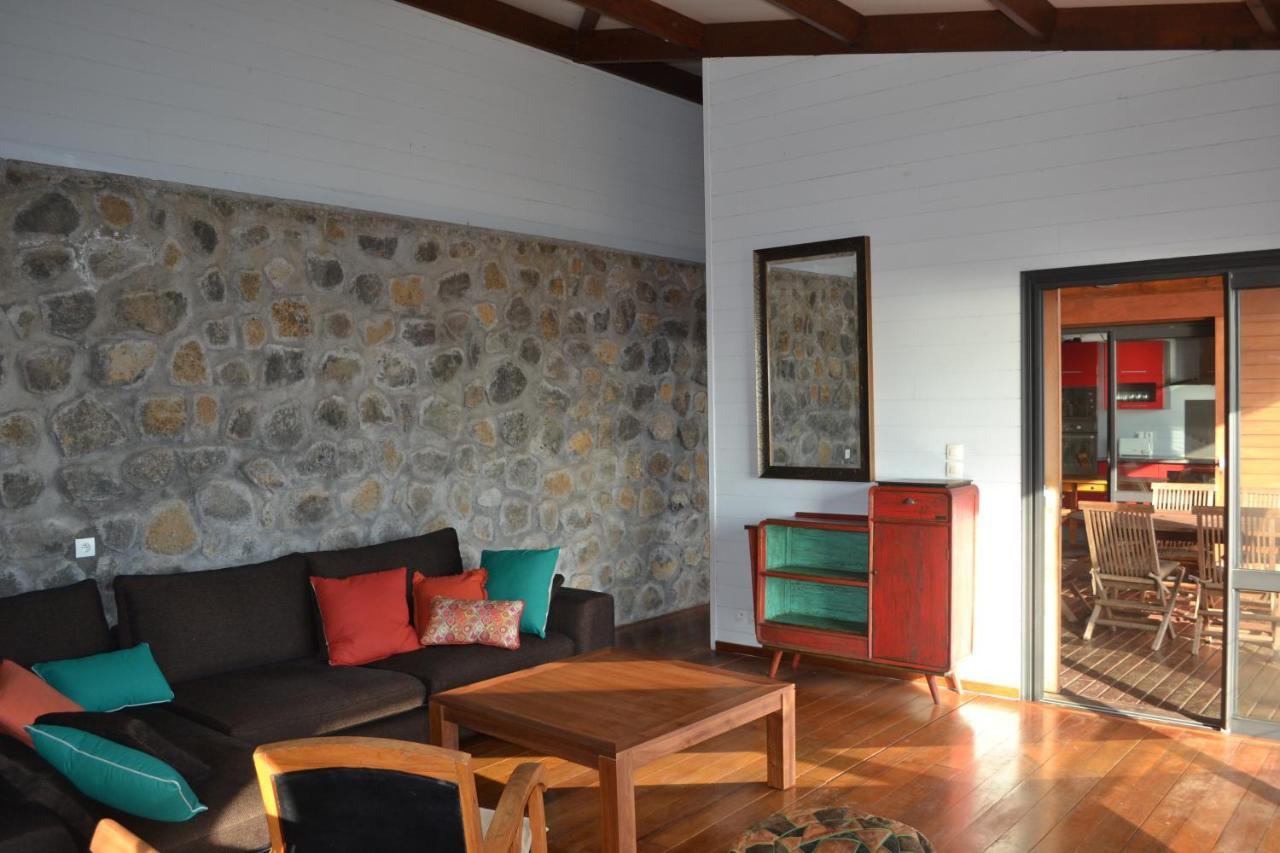 Villa Atypique Le Chat Perche De Grand Anse Petite Île エクステリア 写真